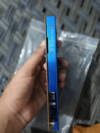 AMD Radeon pro wx 2100 2GB GDDR5 64BIT