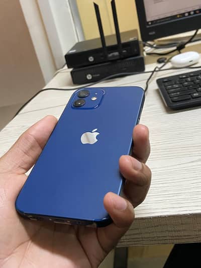 Apple iPhone 12