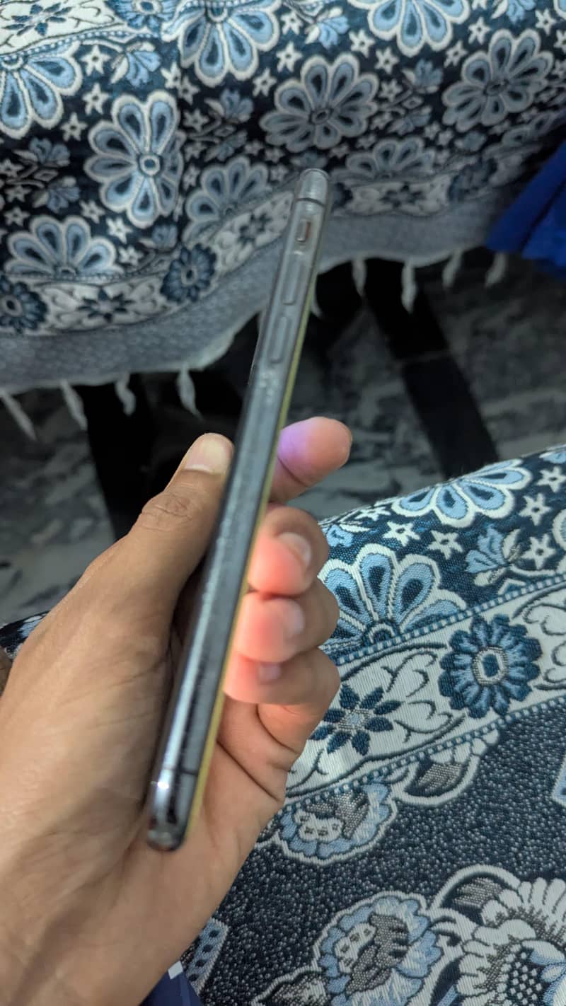 Apple iPhone X 2
