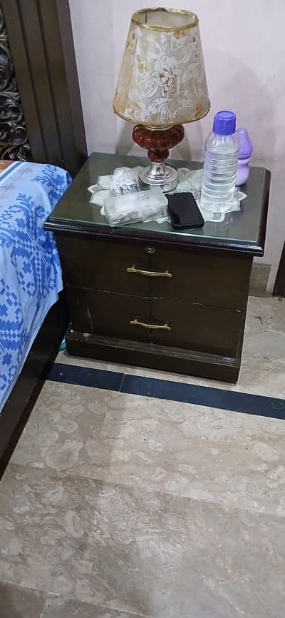 Bed set solid like new