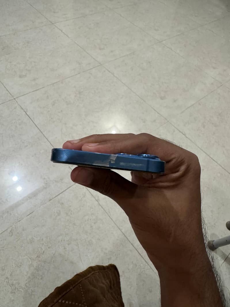 Apple iPhone 13 3