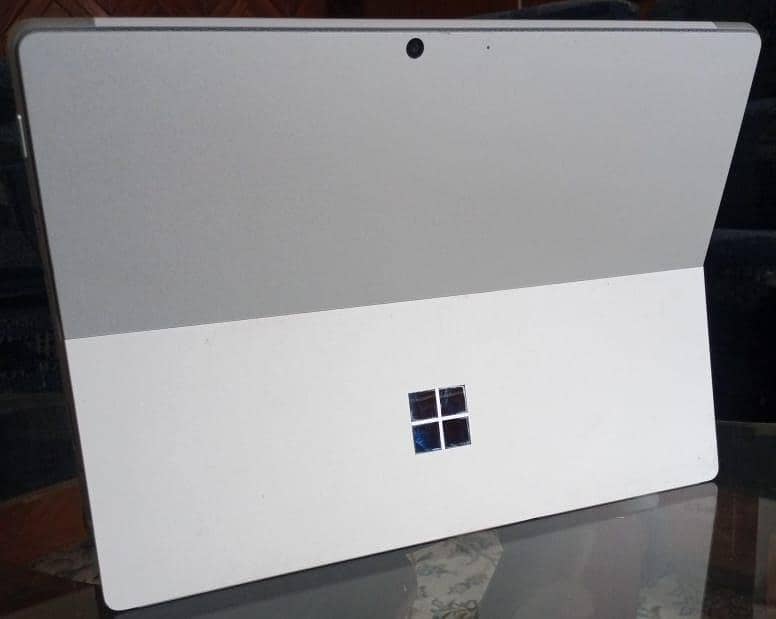 Microsoft surface pro 8 2