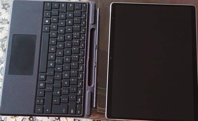 Microsoft surface pro 8 3