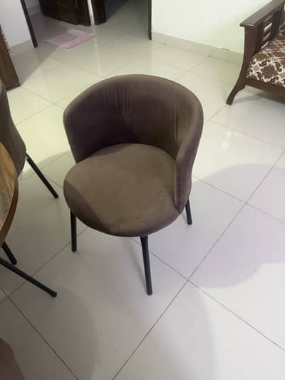Dark brown 4 chairs with table
