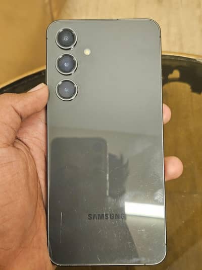 Samsung Mobile S24 fE
