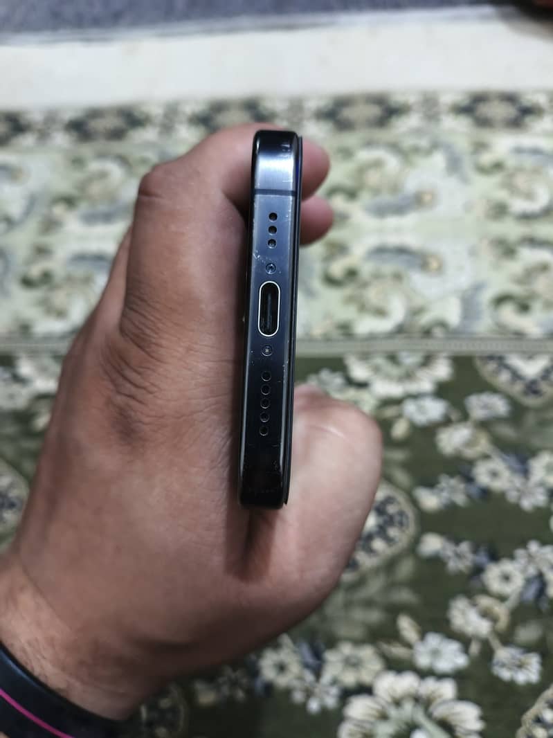 iPhone 15 pro 3