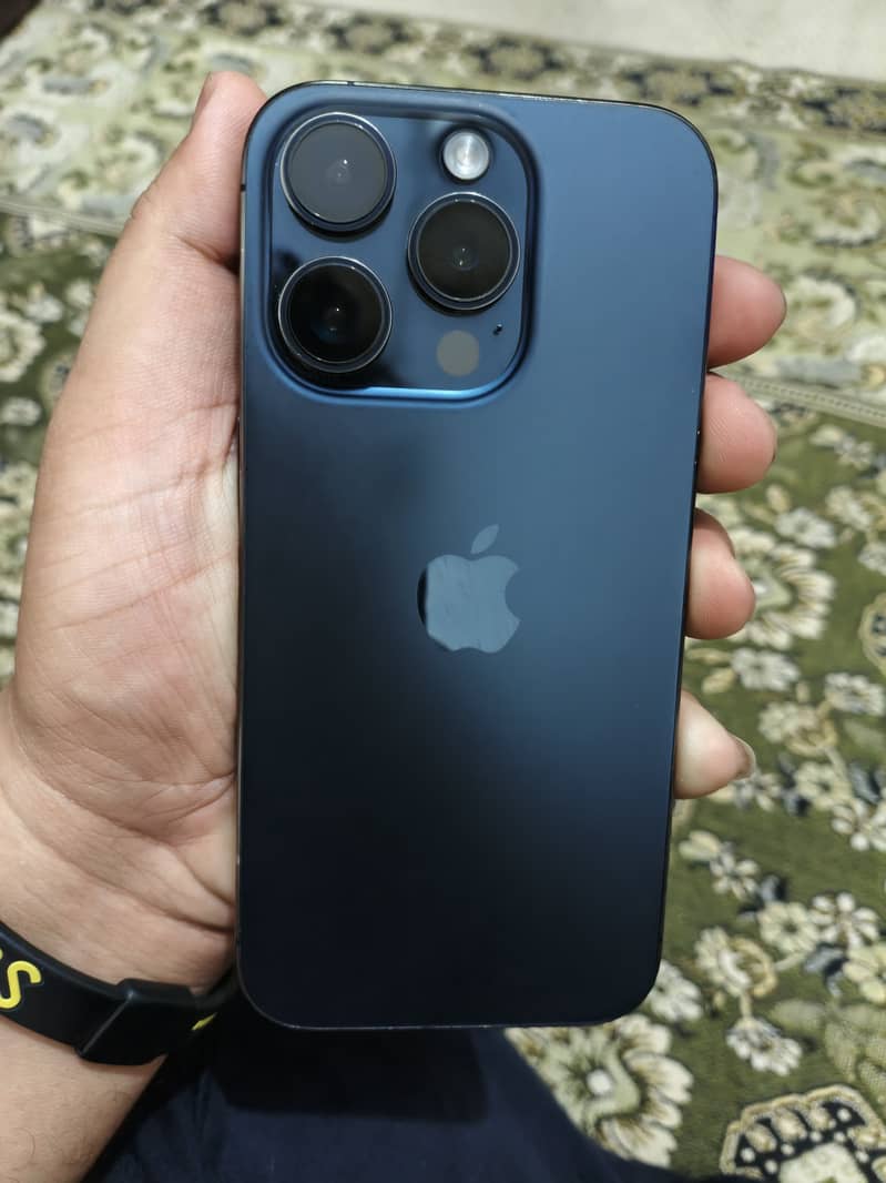 iPhone 15 pro 4