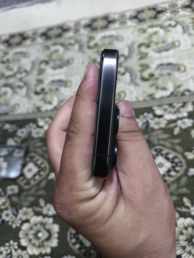 iPhone 15 pro 5