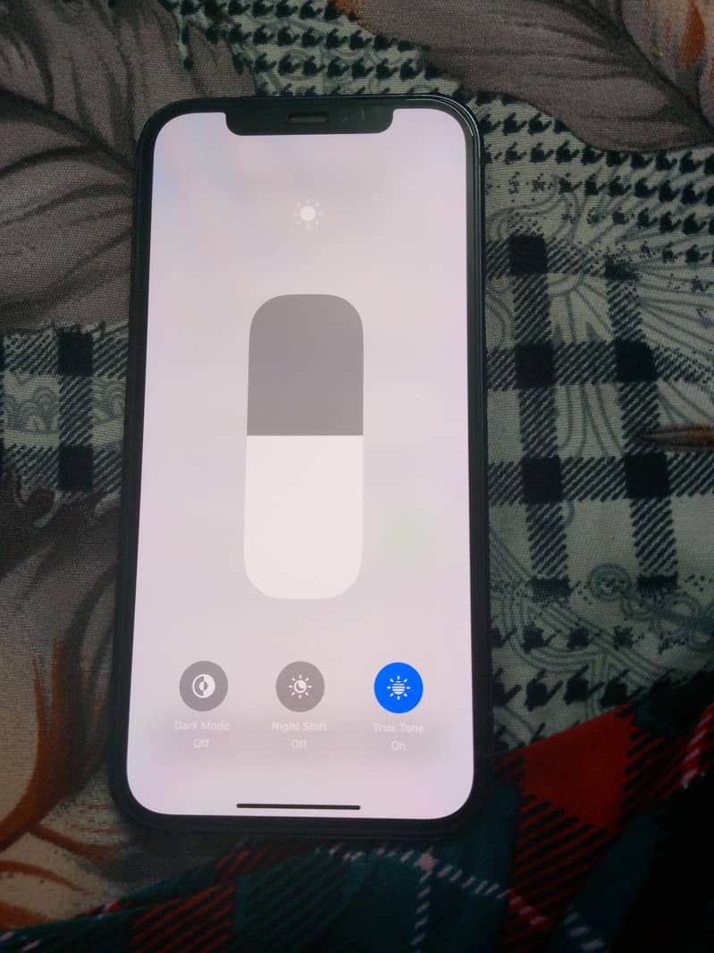 Apple iPhone 12 4