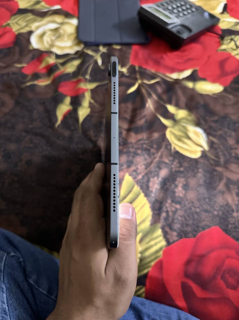ipad Air 4 sim model 5