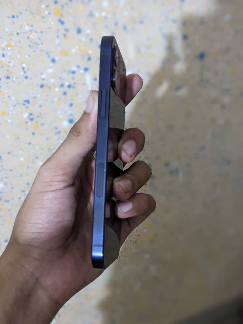 iPhone 12 1