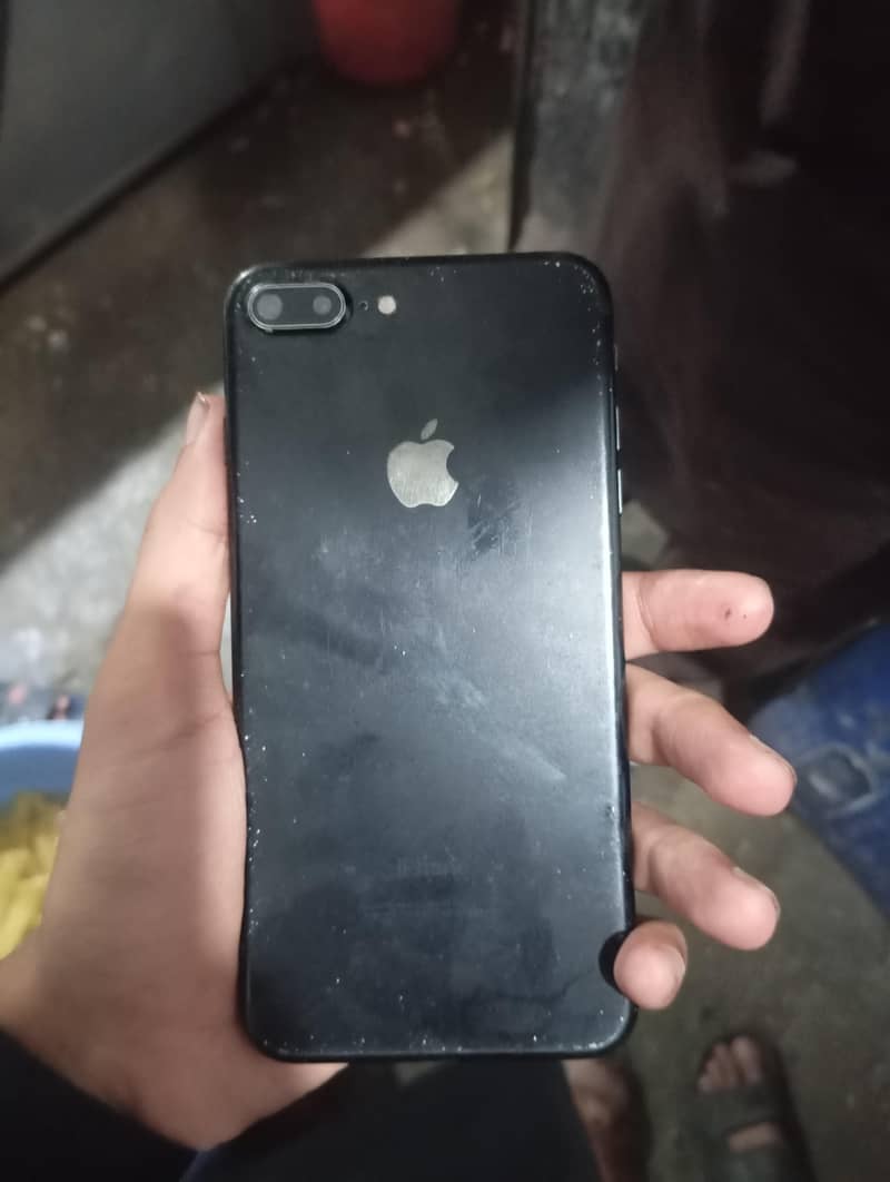 Apple iPhone 7 Plus 6