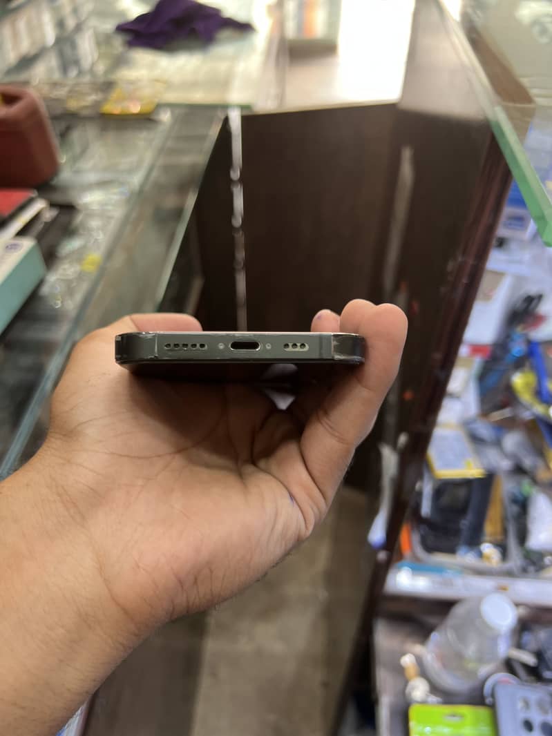 iPhone 13 Pro 1