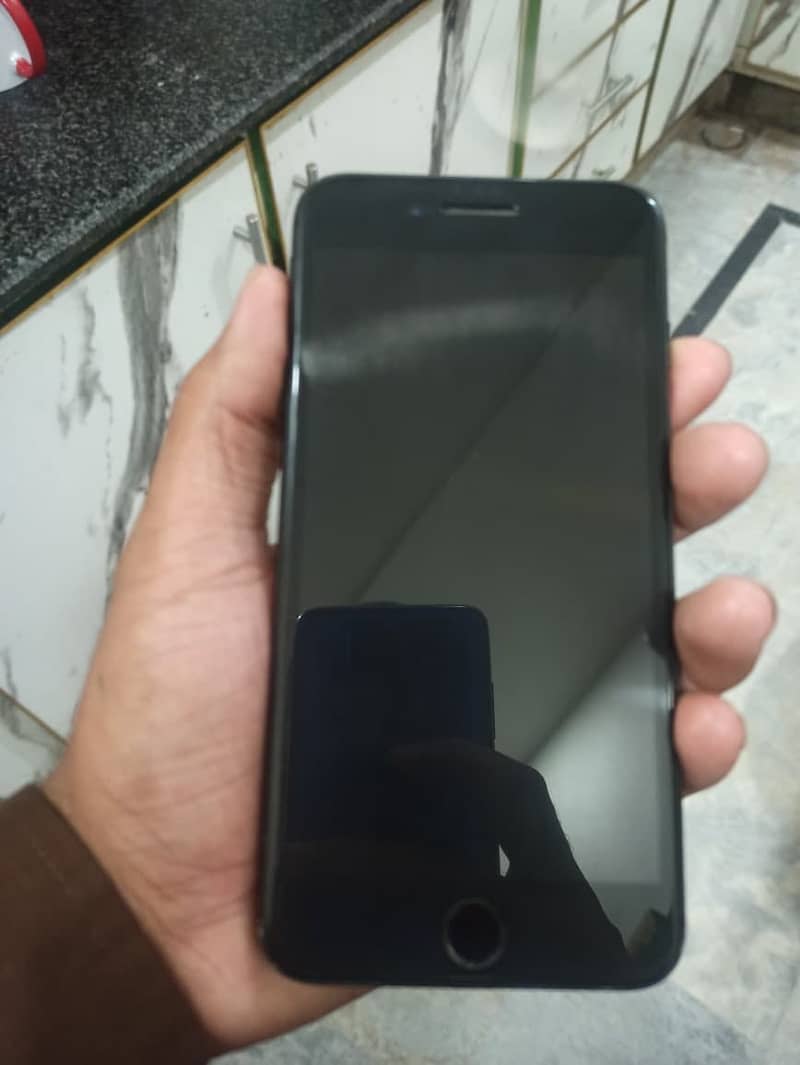 Apple iPhone 7 Plus 1