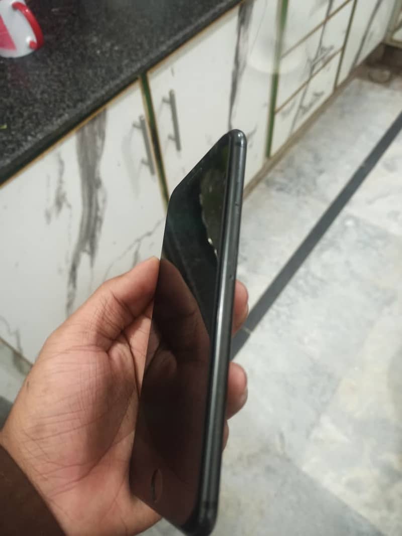 Apple iPhone 7 Plus 2