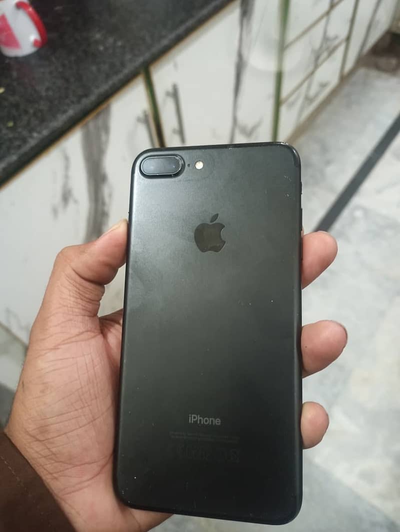Apple iPhone 7 Plus 3