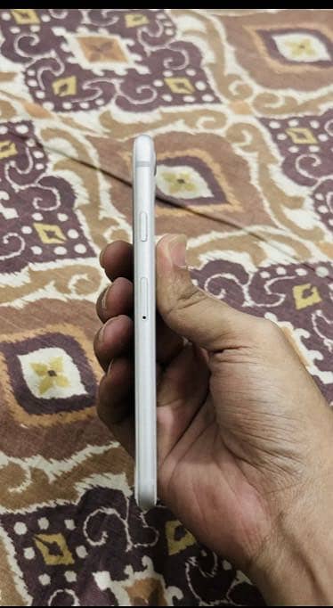 Apple iPhone 8 1