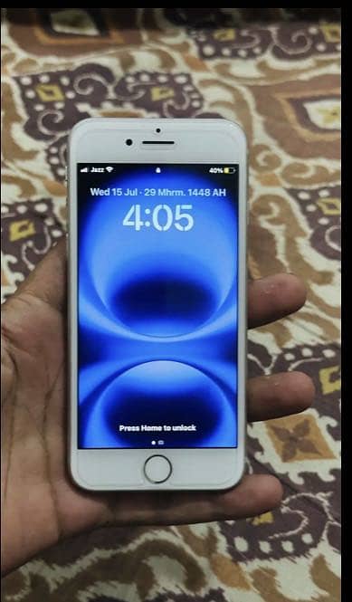 Apple iPhone 8 3