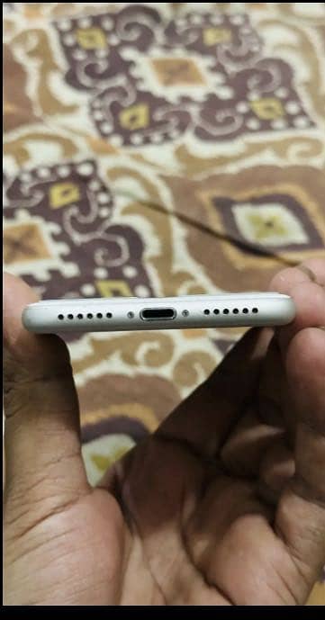Apple iPhone 8 6