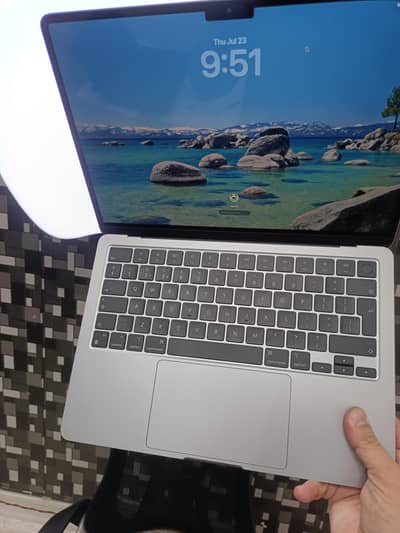 MACBOOK AIR M3 13 INCH 2024 16GB RAM 256GB SSD 100 HEALTH 37 CYCLE USE