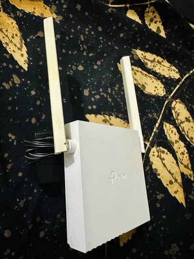 TP Link 300Mbps speed dual Antenna Router