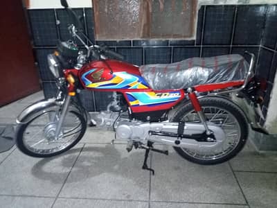 new and neat and clean bike cd70