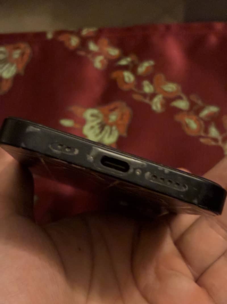 iPhone 16e 2