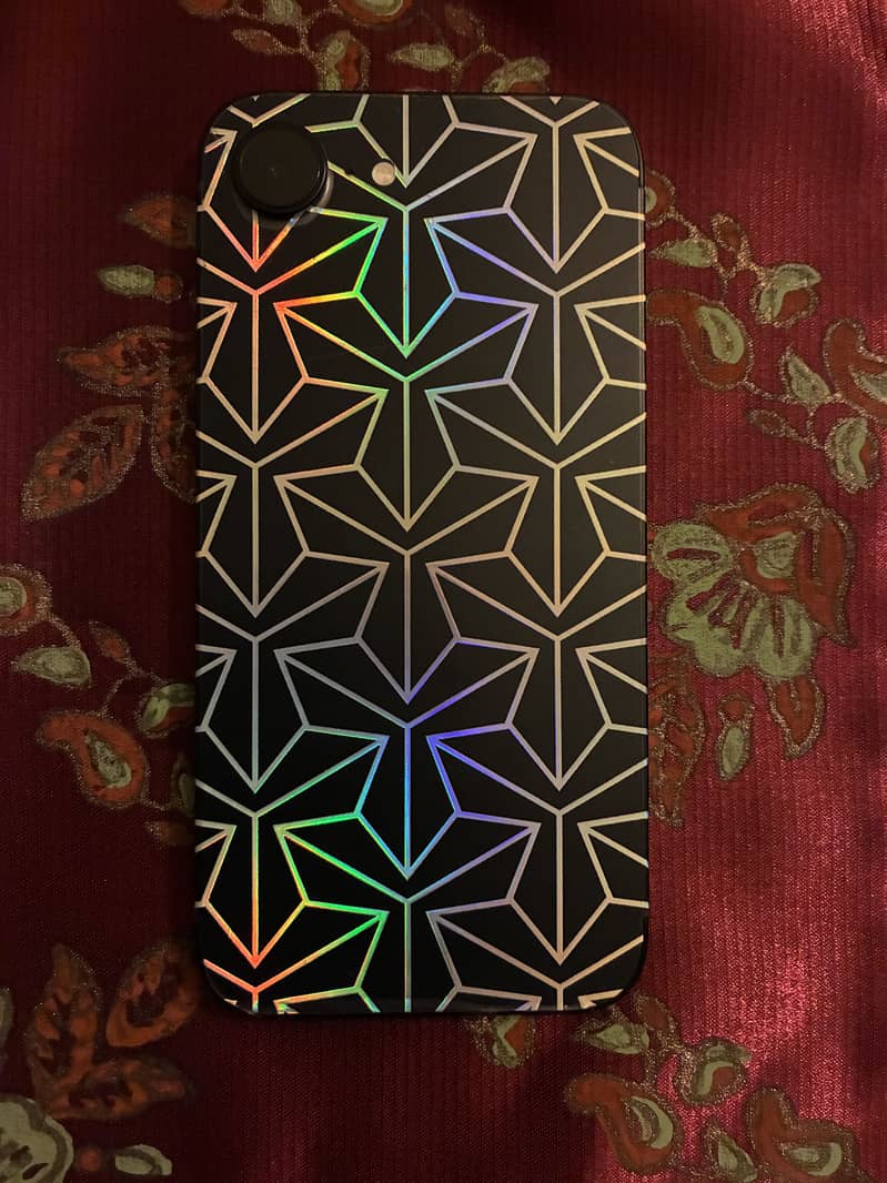 iPhone 16e 3