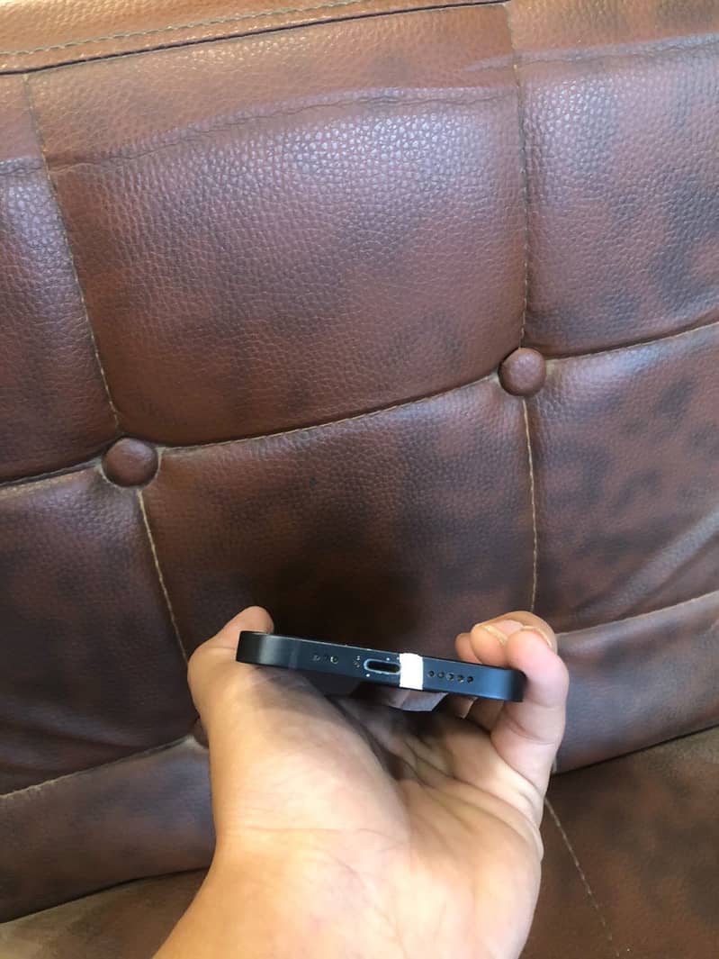 Iphone 13 4