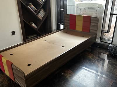 Interwood Single Bed and Side Table For Sale In 8/10 Condition
