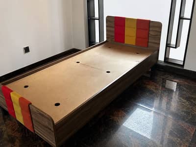 Interwood Bed Set For Sale In Excellent Condition