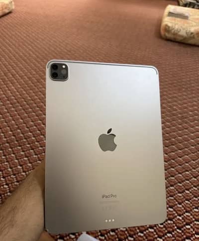 Apple ipad pro 11 inch ( 4 gen) 128 gb with original accessories