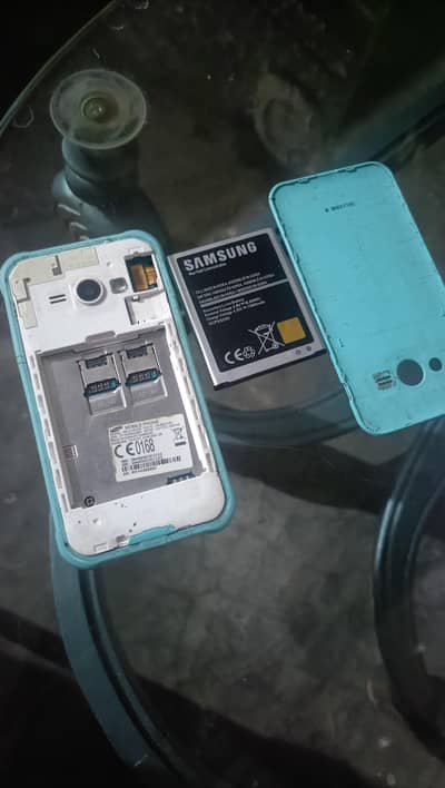 Samsung SM-J110H/ only kit hai penal khrab hai is ka