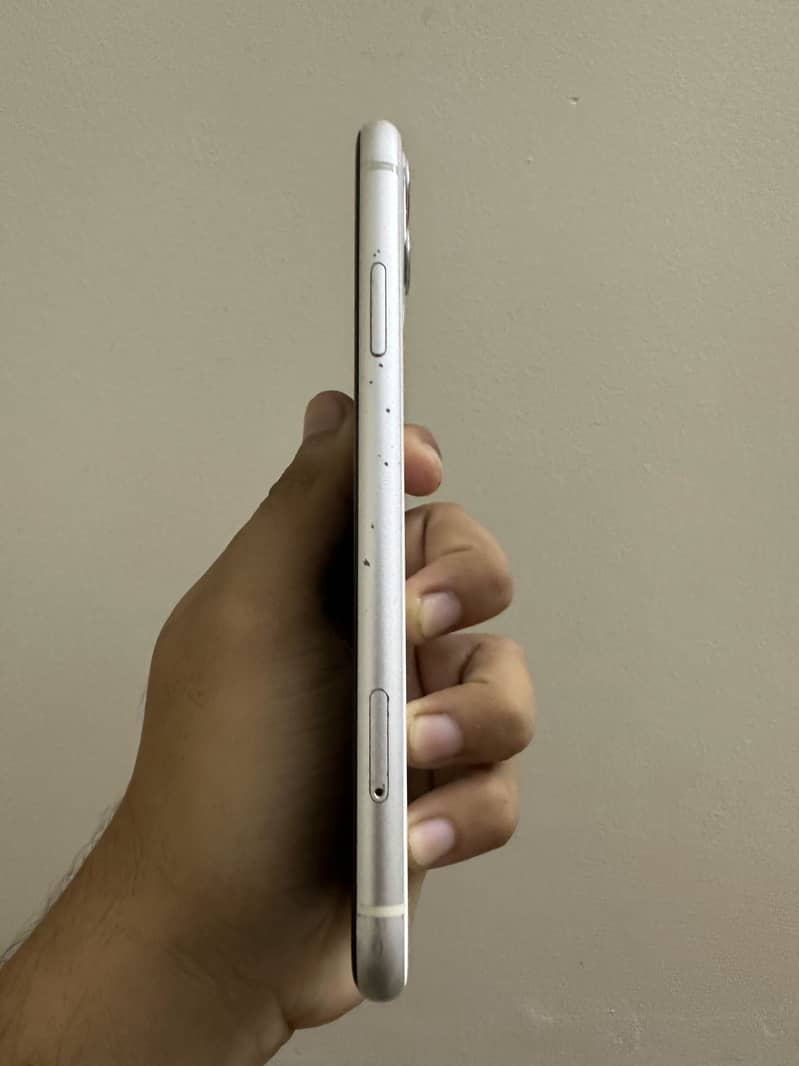 IPHONE 11 3