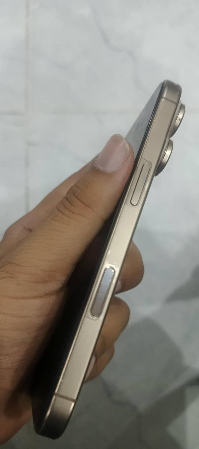 Apple iPhone 16 Pro 3