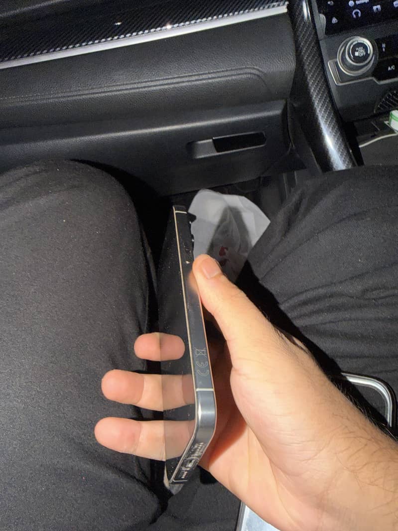 Apple iPhone 15 Pro Max 0
