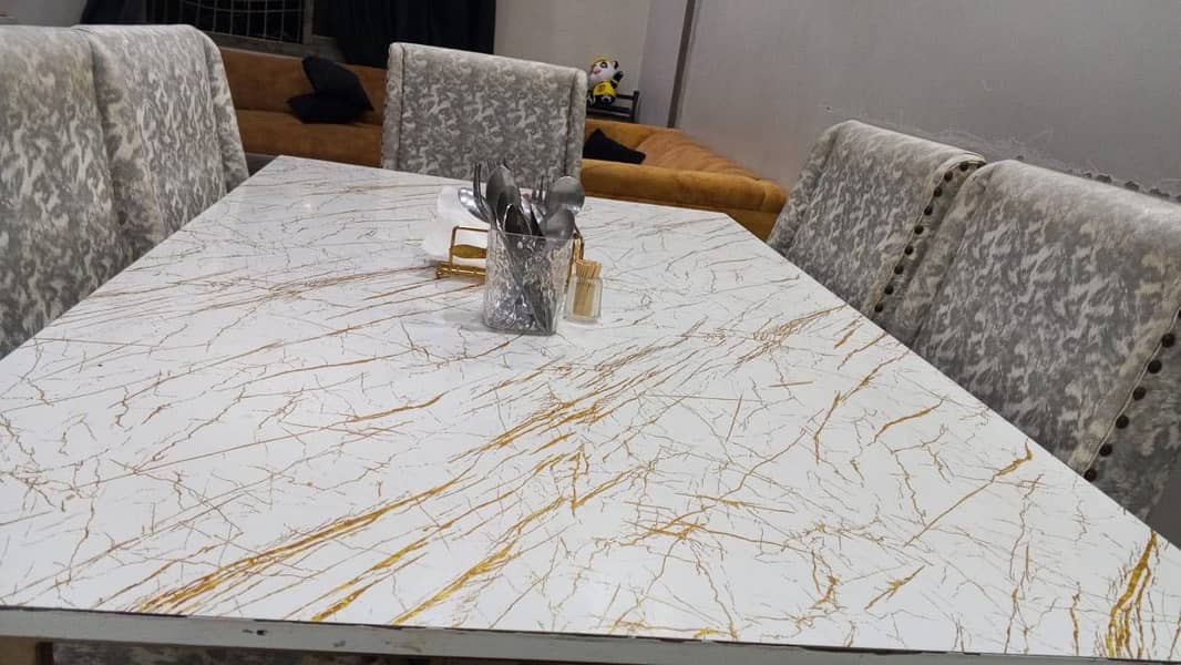Dinning table 0
