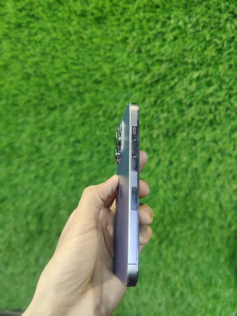 Apple iPhone 14 Pro 2