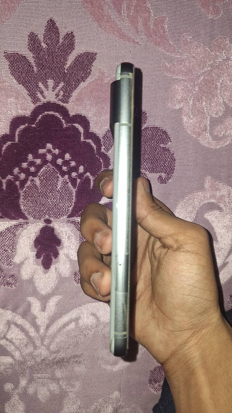Google Pixel 8 3