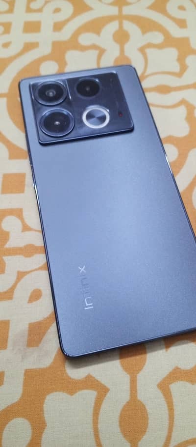 Infinix Note 40 negotiable price Kam ho sakti hai
