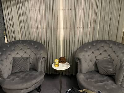 2 sofa chairs