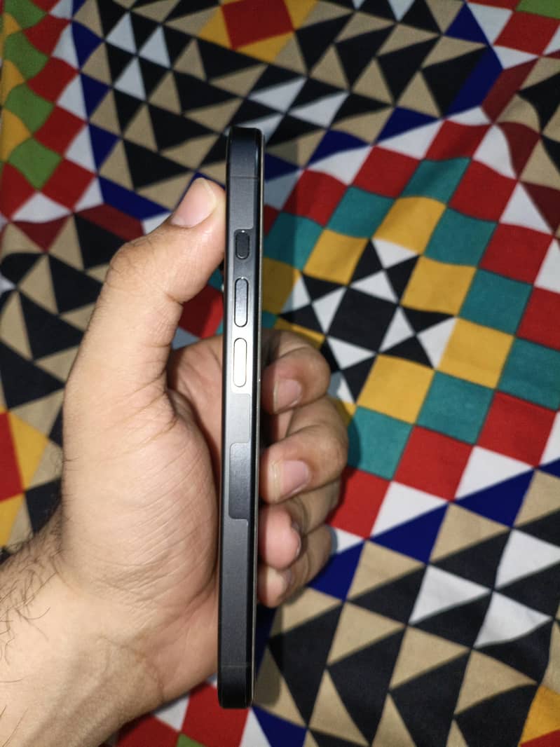 Apple iPhone 15 Pro 6