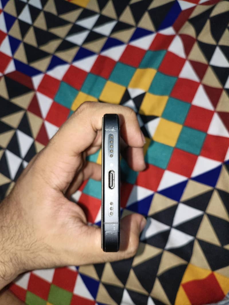 Apple iPhone 15 Pro 8