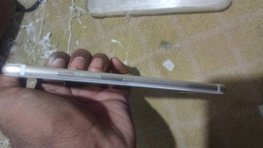 Apple iPhone 7 Plus 2