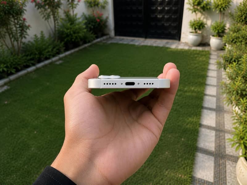 iPhone 14 3