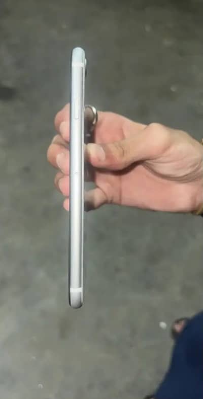 Apple iPhone SE