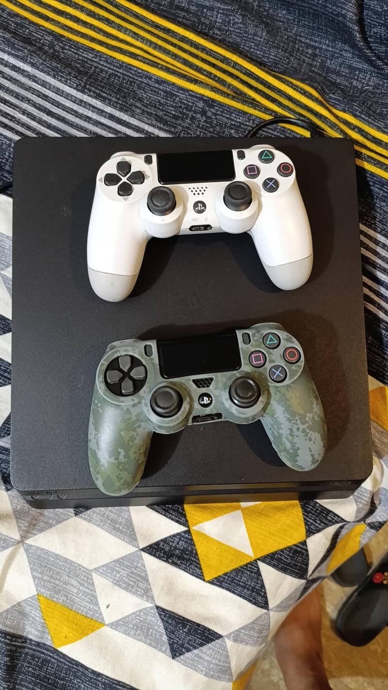 PS4 Slim 6