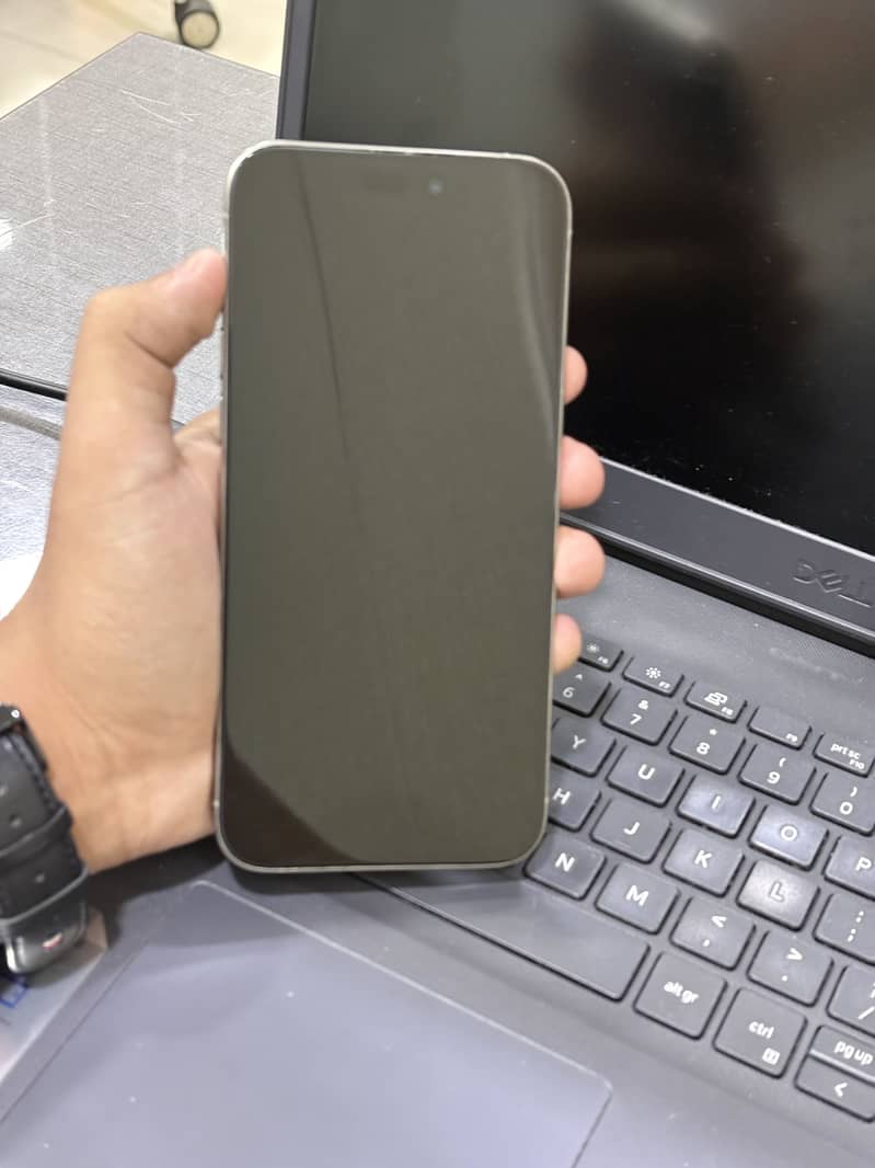iPhone 15 Pro Max 3