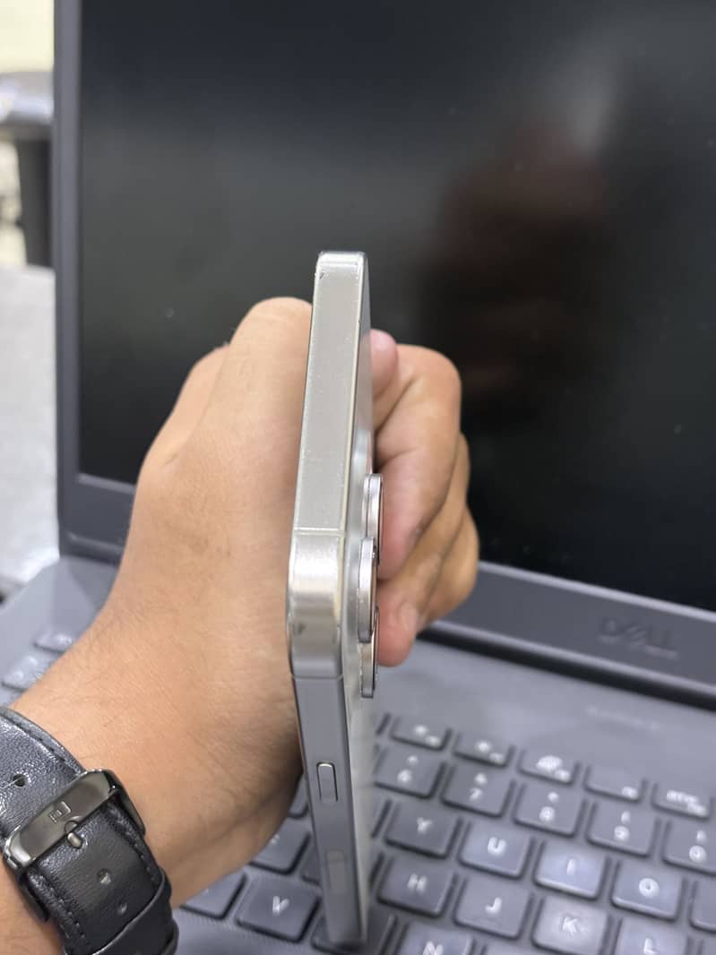 iPhone 15 Pro Max 7