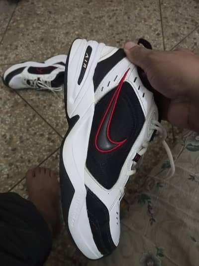 Nike monarch 4 training shoes size 9.5 uk
